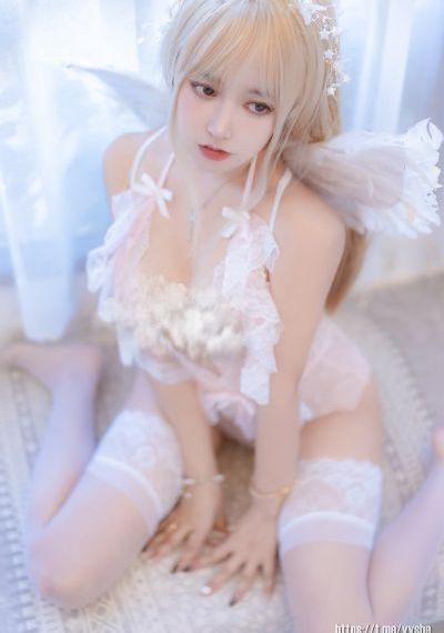 惩罚女翘臀跪趴求打屁股_超清完整视频观看
